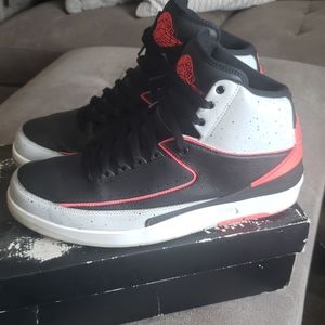 Jordan Retro 2 infareds